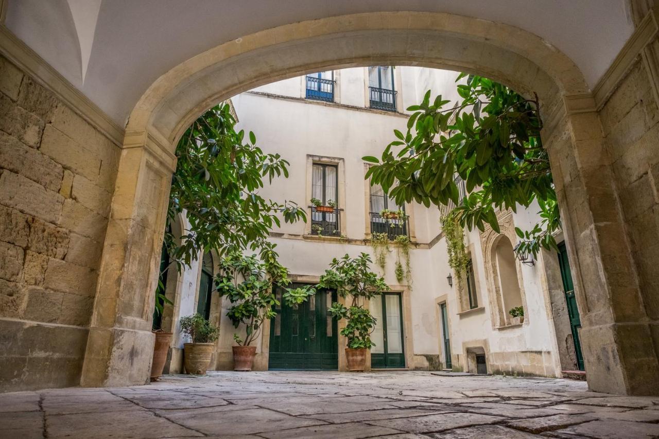 Palazzo Bernardini Suites Lecce Ngoại thất bức ảnh