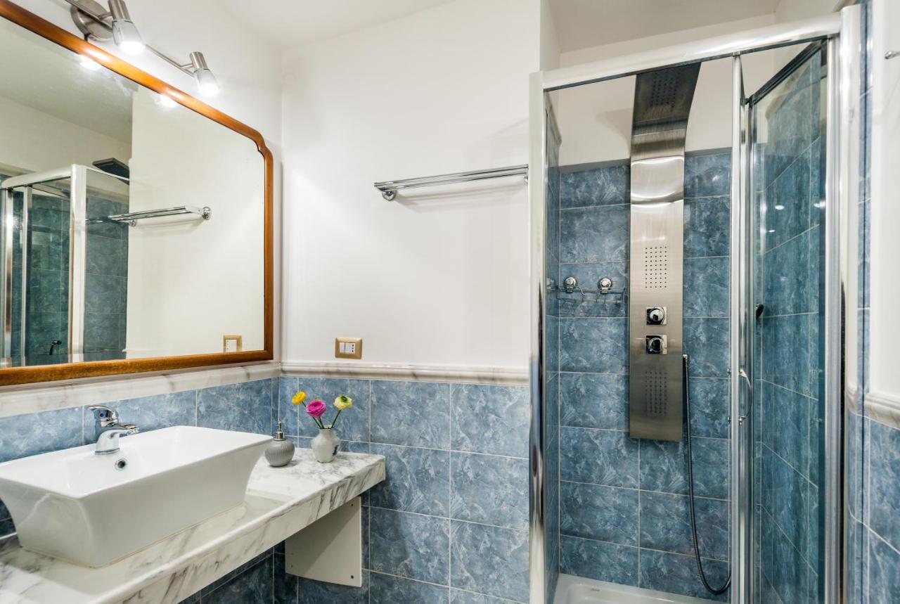 Palazzo Bernardini Suites Lecce Ngoại thất bức ảnh