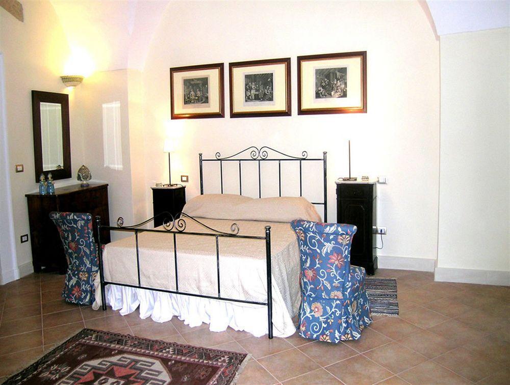 Palazzo Bernardini Suites Lecce Ngoại thất bức ảnh