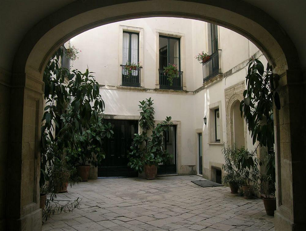 Palazzo Bernardini Suites Lecce Ngoại thất bức ảnh