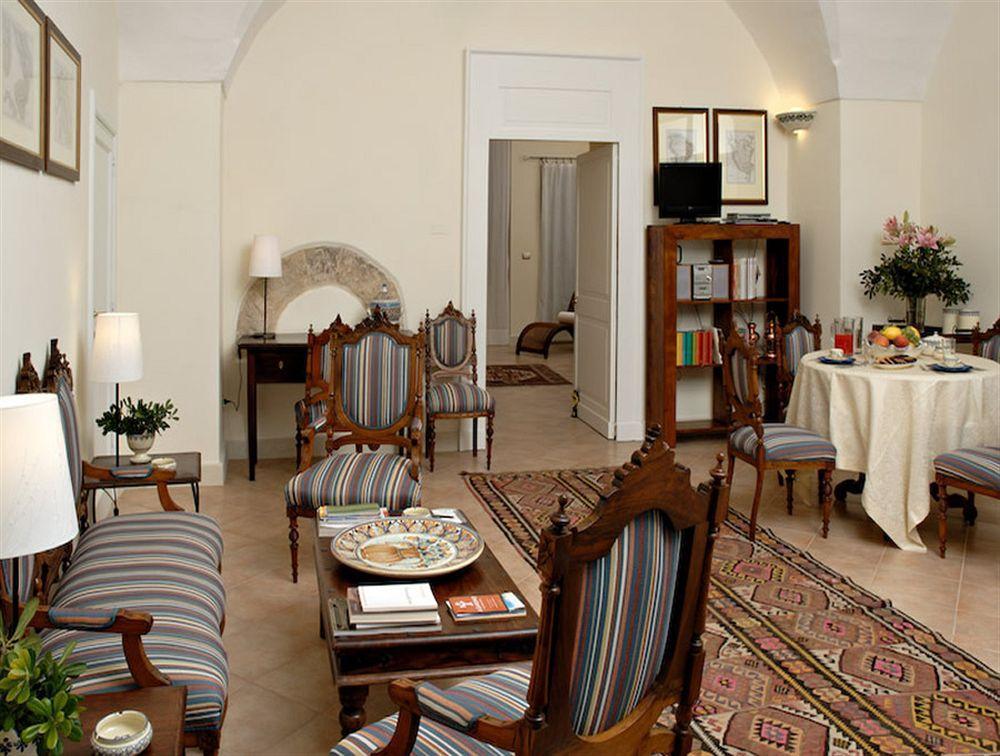 Palazzo Bernardini Suites Lecce Ngoại thất bức ảnh
