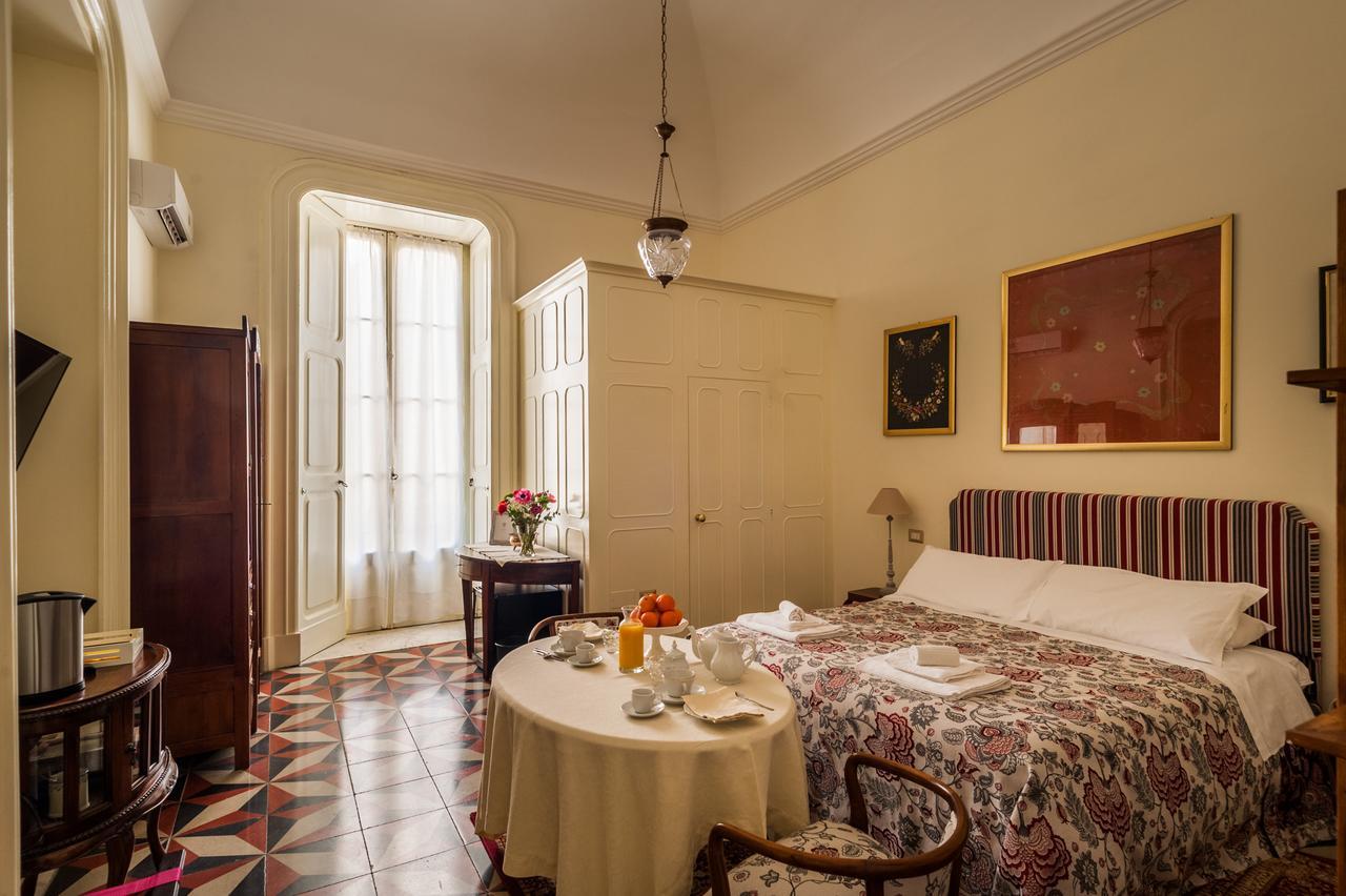 Palazzo Bernardini Suites Lecce Ngoại thất bức ảnh