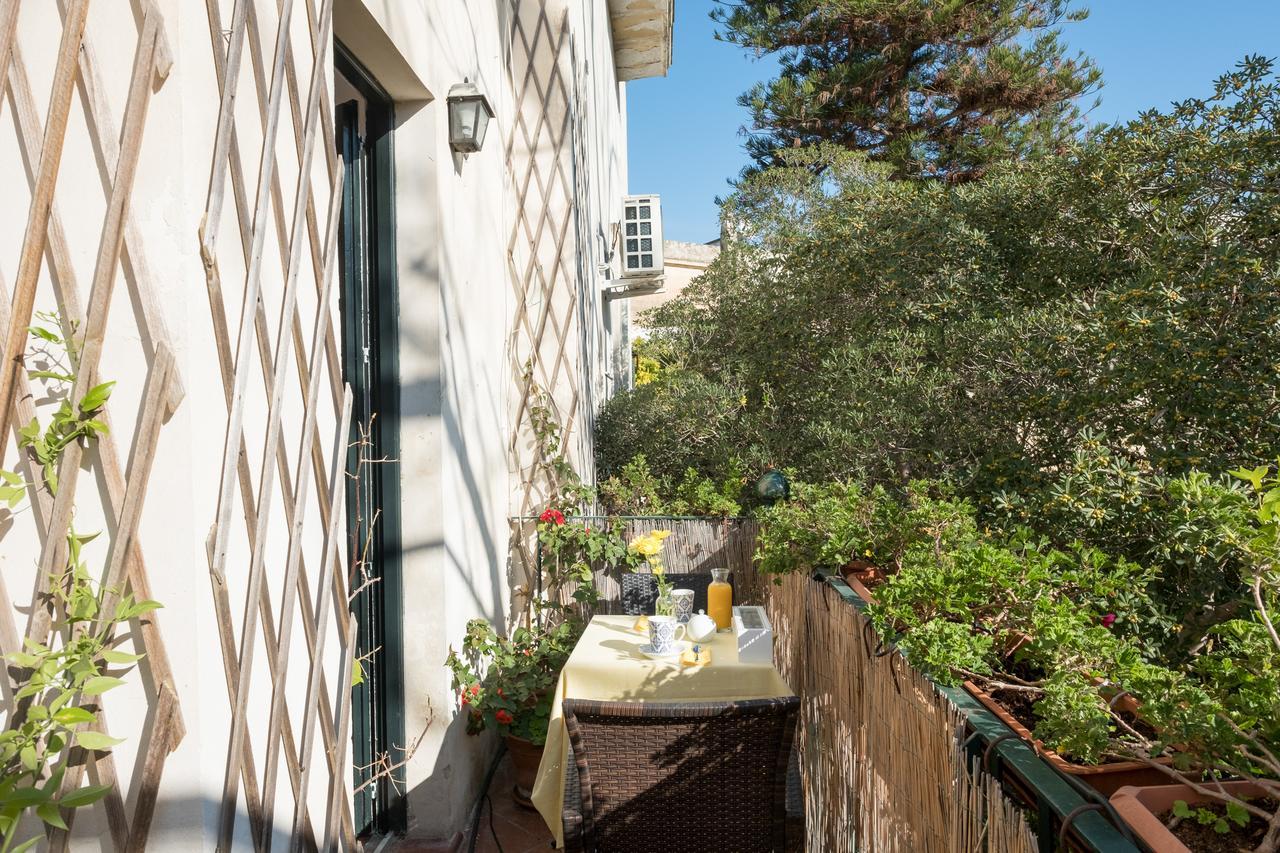 Palazzo Bernardini Suites Lecce Ngoại thất bức ảnh